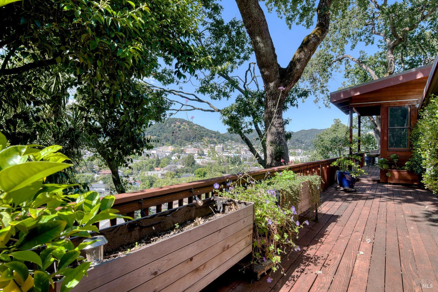 135 Martens Boulevard