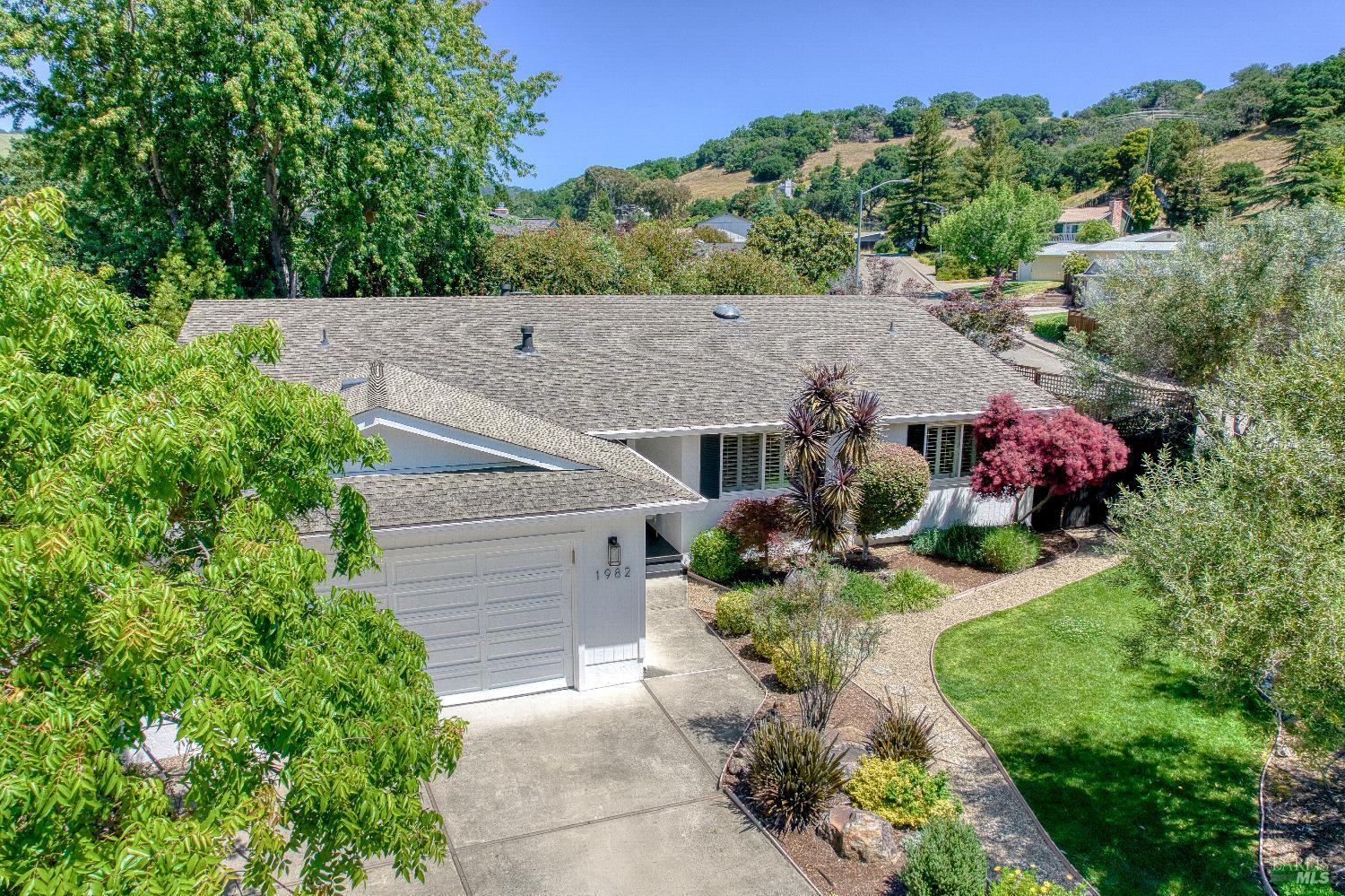 1982 Benton Lane