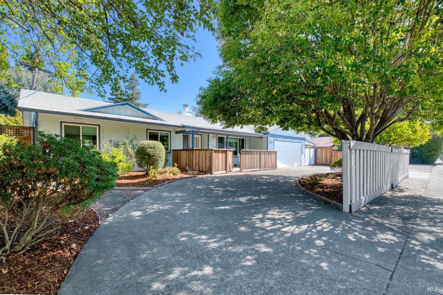 1634 Center Road