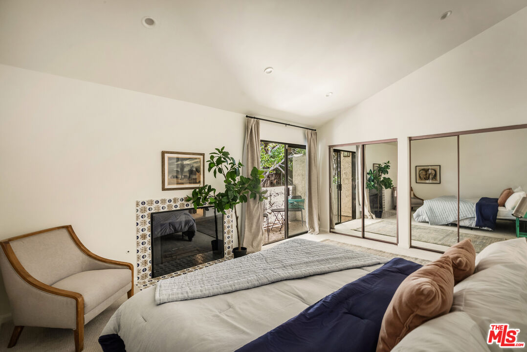 1916 Overland Ave Unit: 2