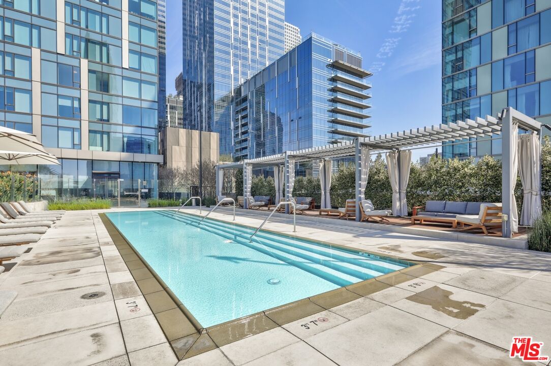 889 Francisco St Unit: 909