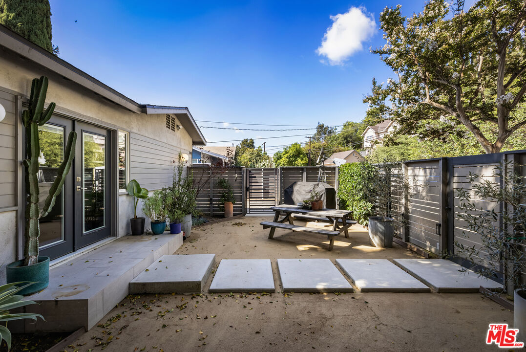 2304 W Avenue 31