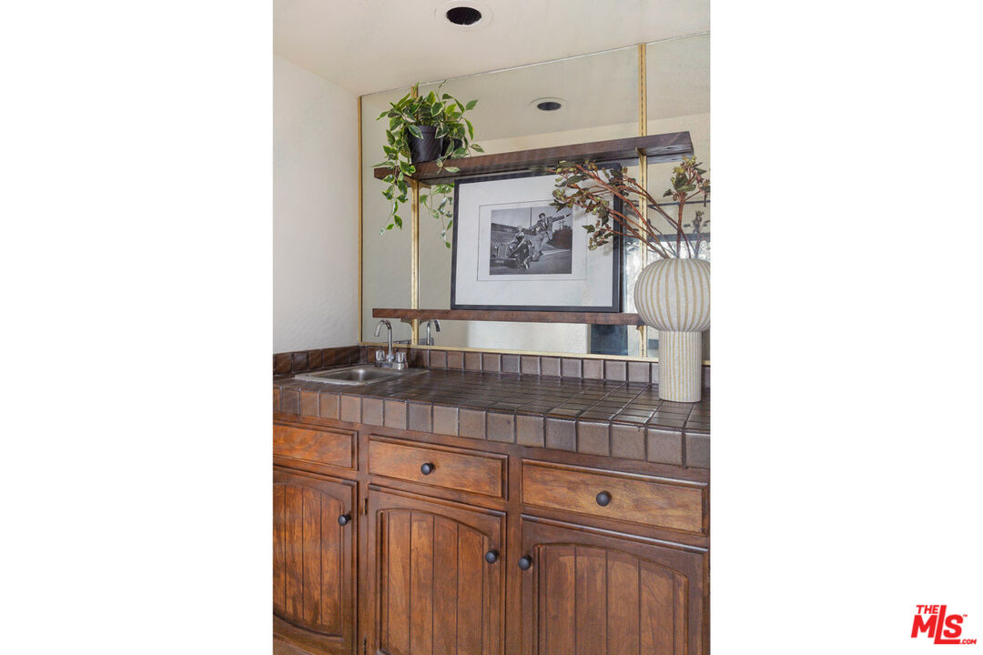 1916 Overland Ave Unit: 2