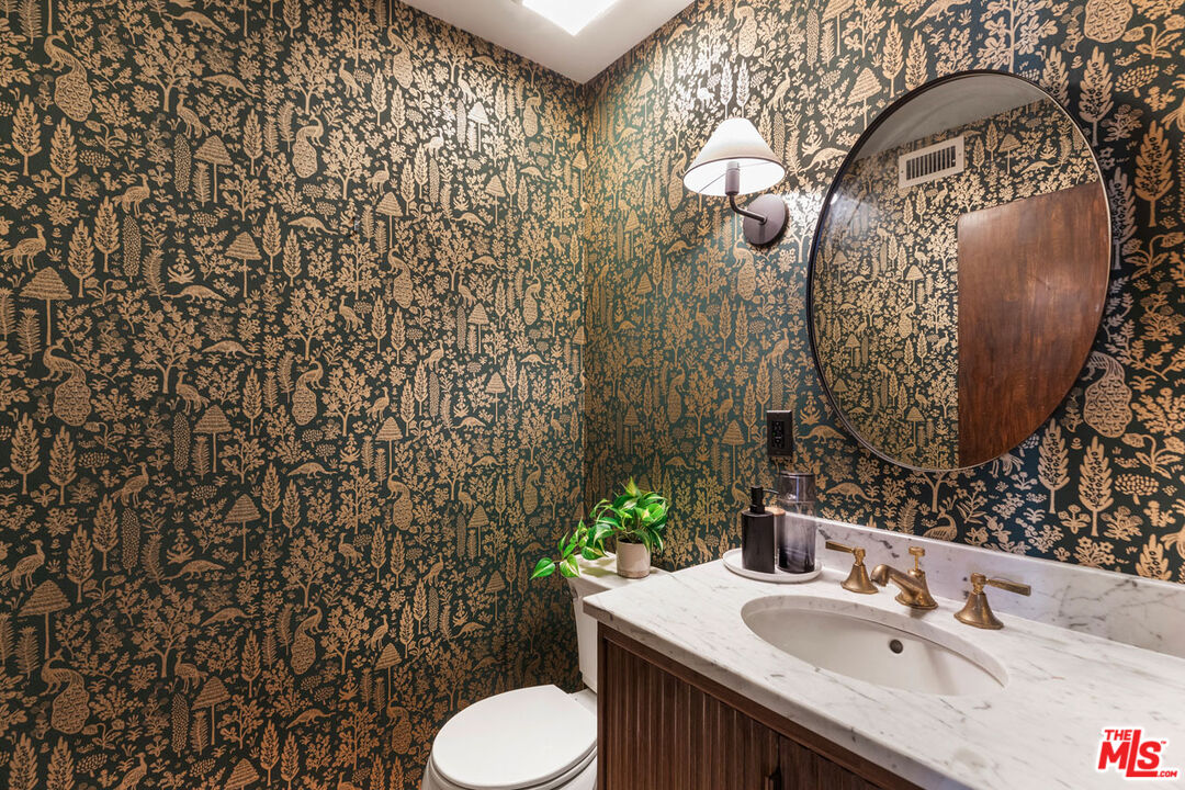 1916 Overland Ave Unit: 2