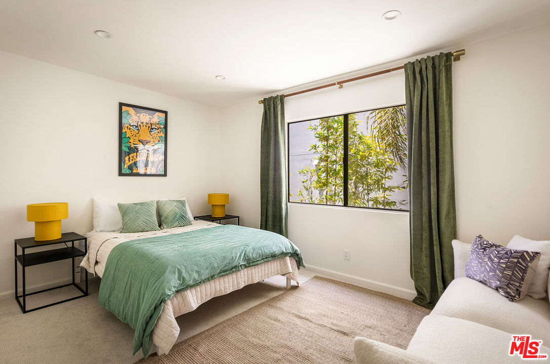 1916 Overland Ave Unit: 2