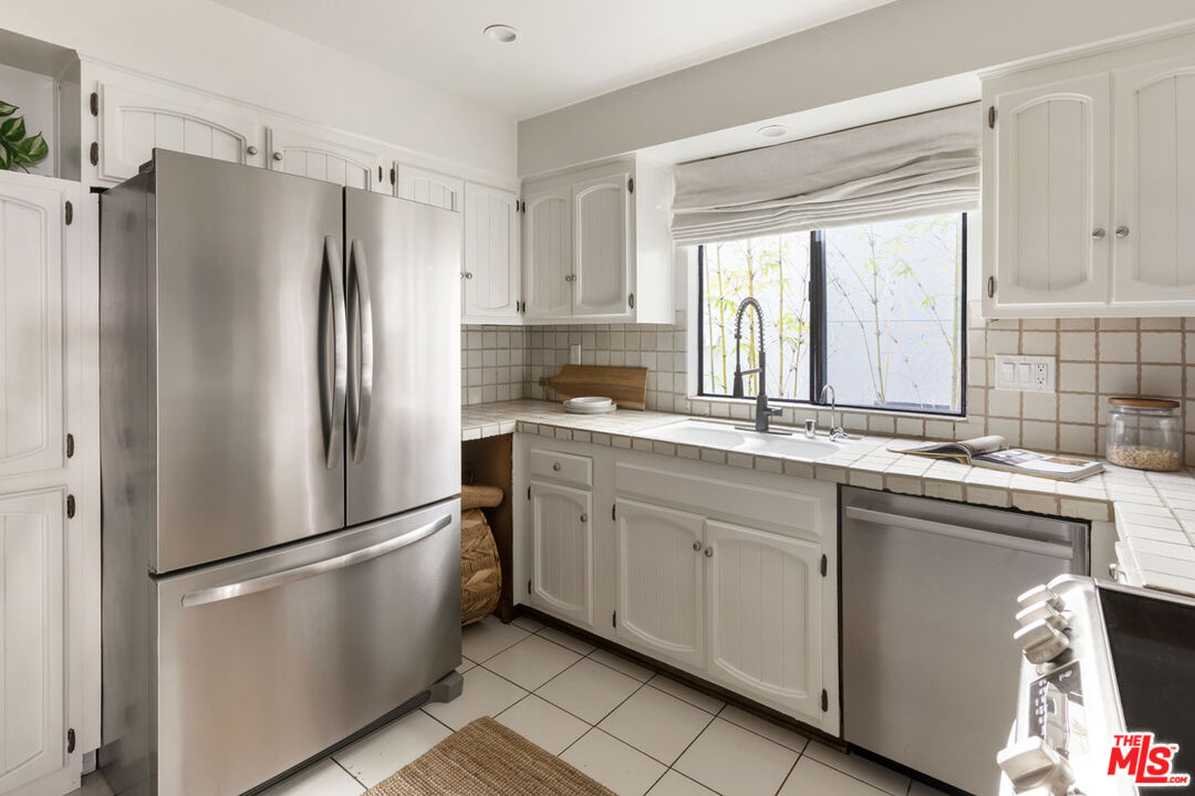 1916 Overland Ave Unit: 2