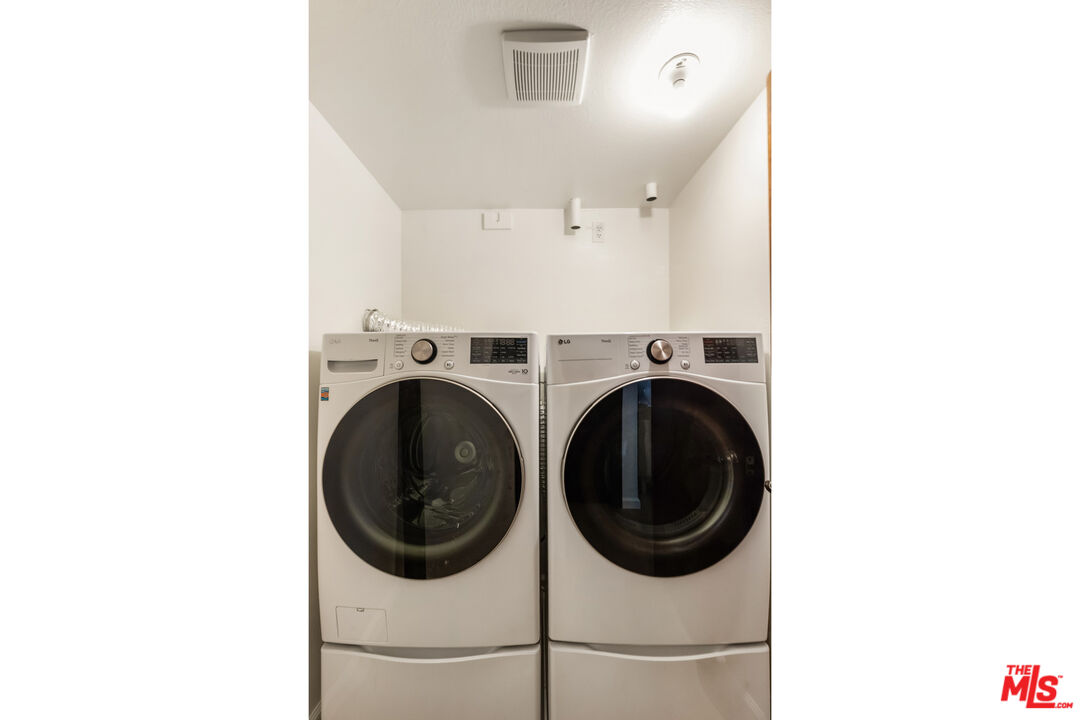 1916 Overland Ave Unit: 2