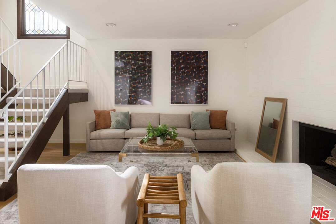 1916 Overland Ave Unit: 2