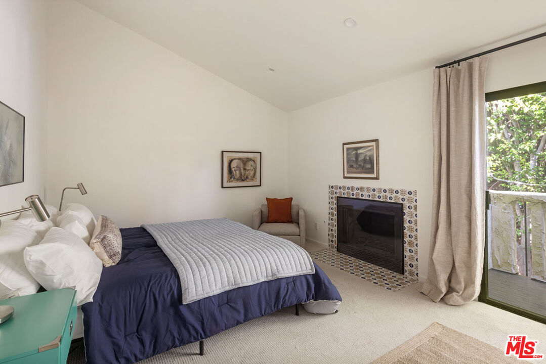 1916 Overland Ave Unit: 2