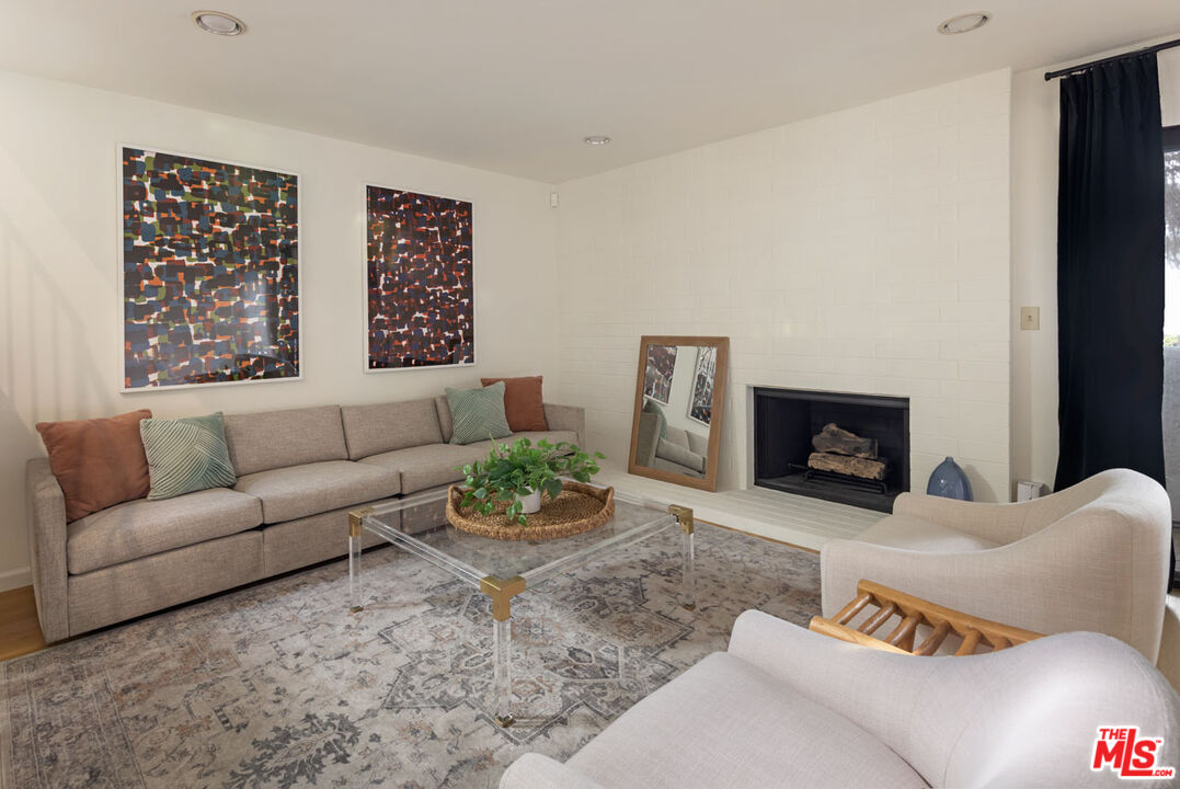 1916 Overland Ave Unit: 2