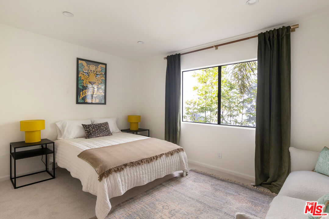 1916 Overland Ave Unit: 2