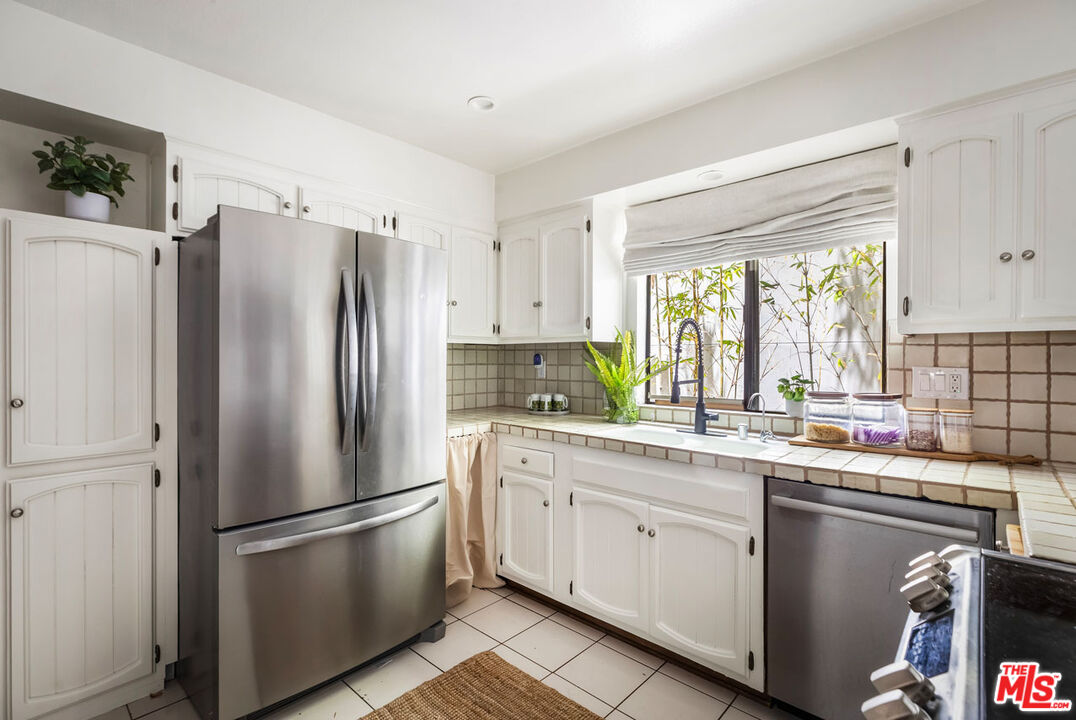 1916 Overland Ave Unit: 2