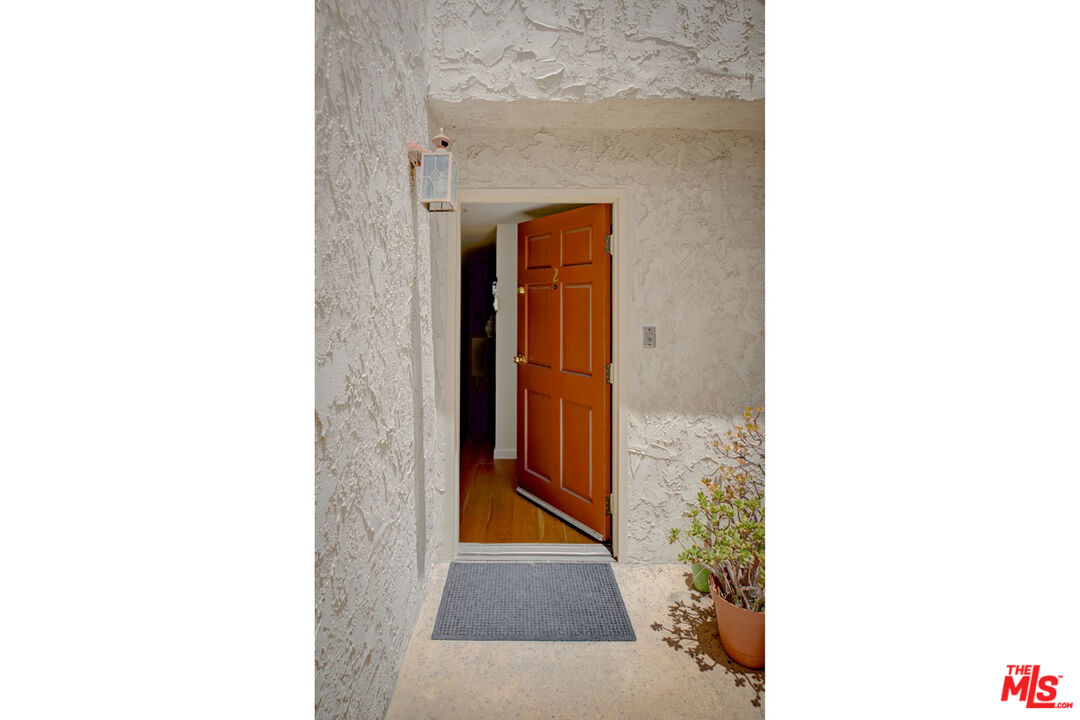 1916 Overland Ave Unit: 2