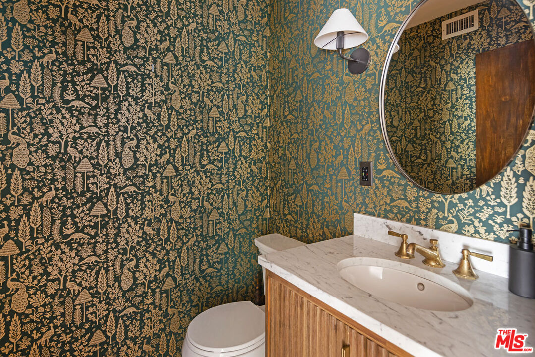 1916 Overland Ave Unit: 2