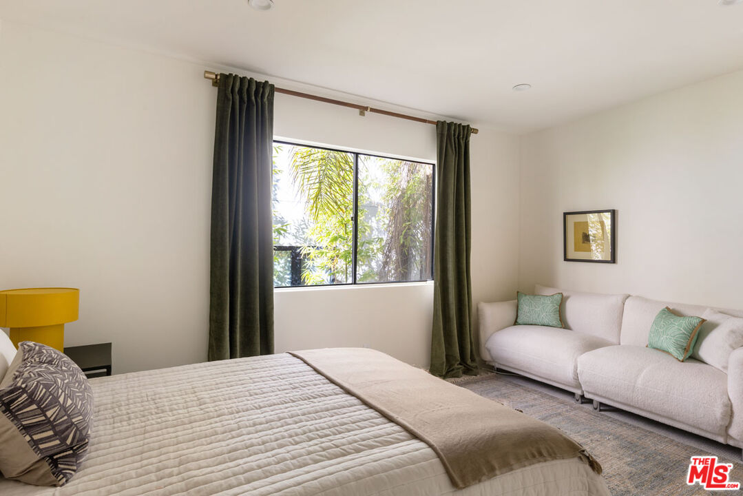 1916 Overland Ave Unit: 2