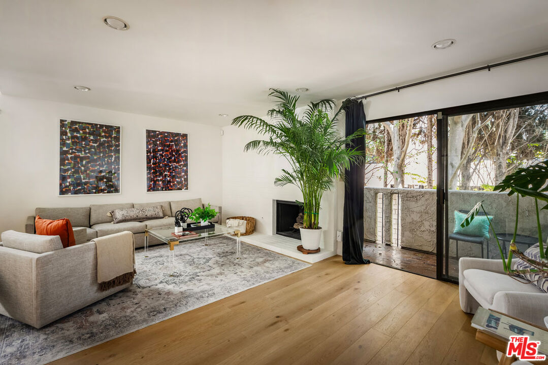 1916 Overland Ave Unit: 2