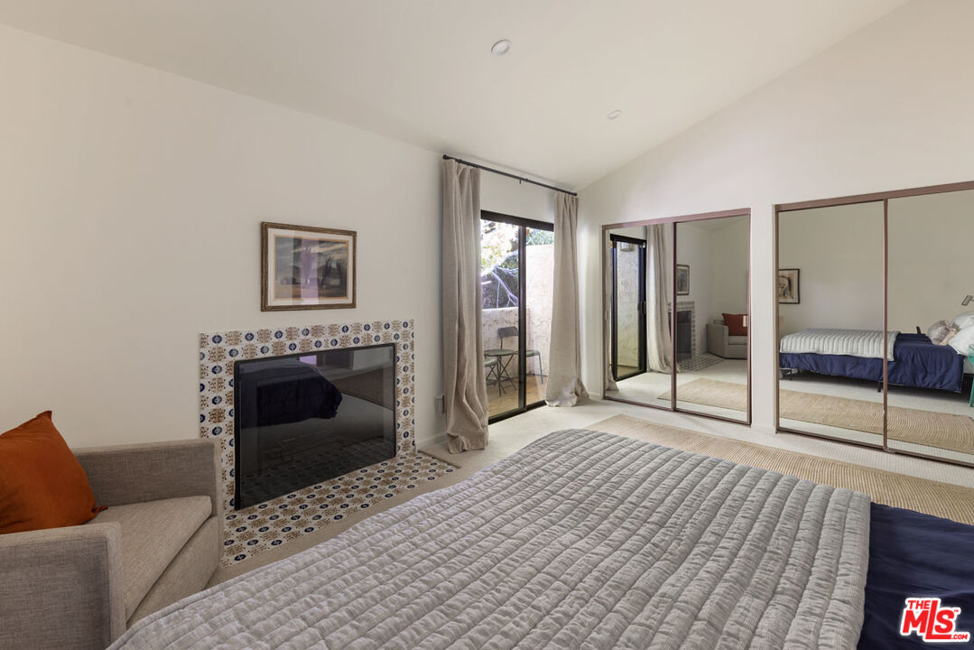 1916 Overland Ave Unit: 2