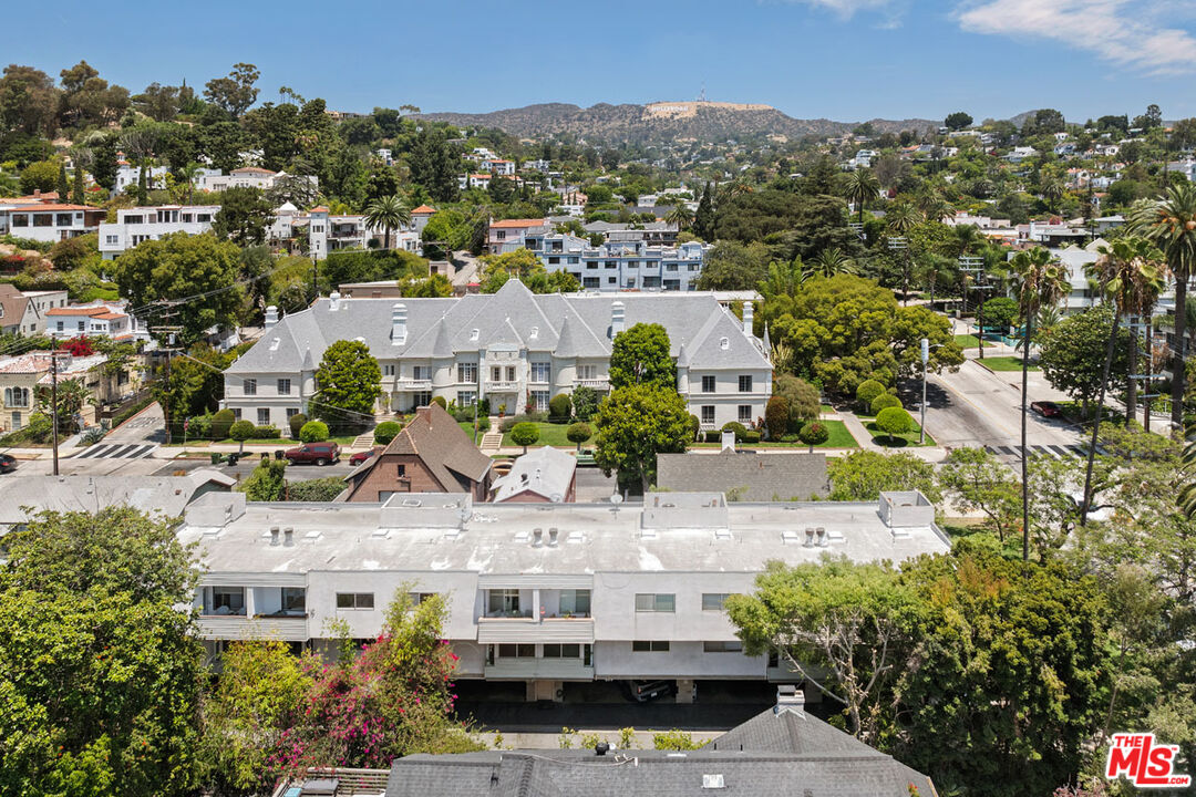 2147 N Beachwood Dr Unit: 5
