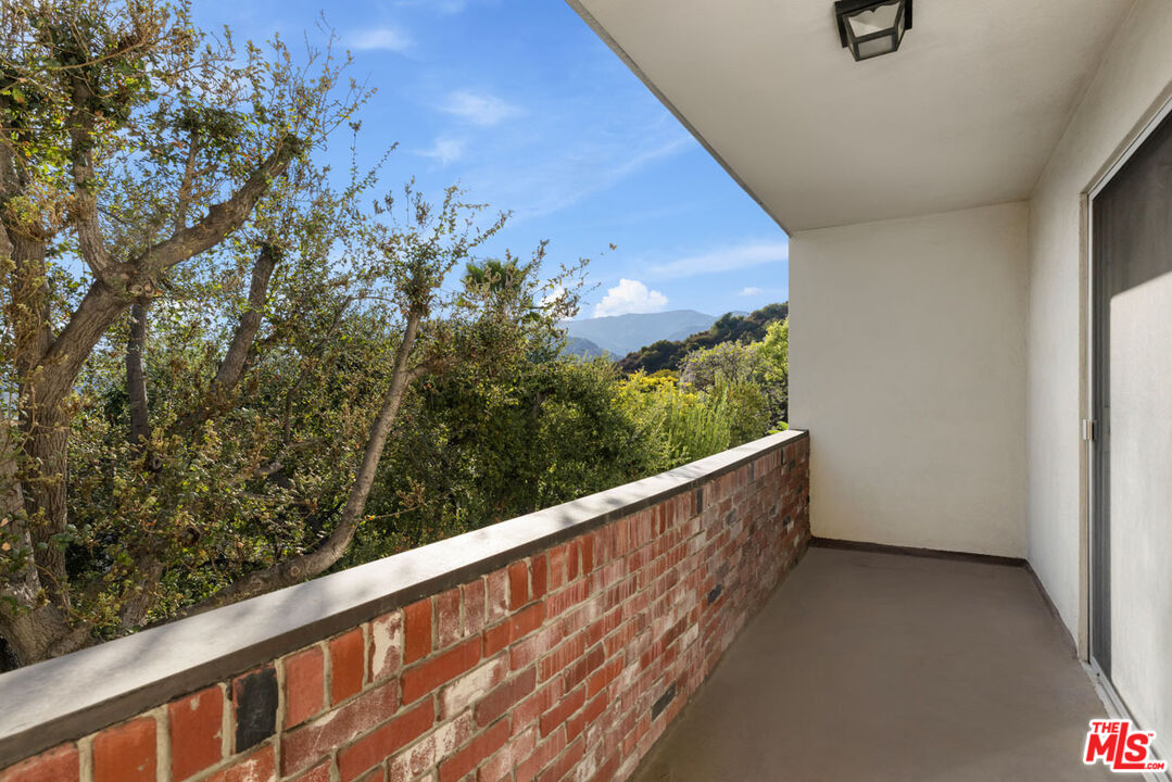 1935 Alpha Rd Unit: 323