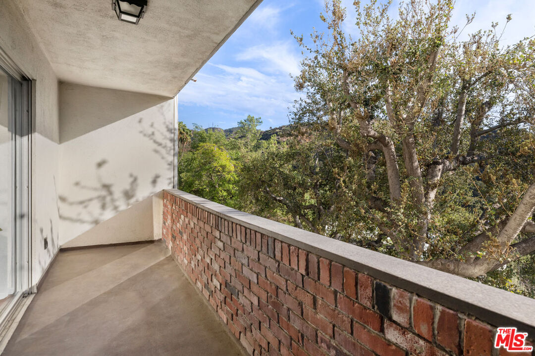 1935 Alpha Rd Unit: 323