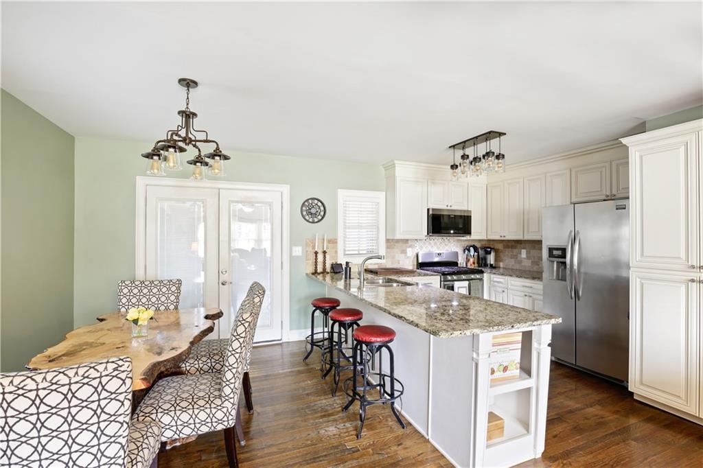 2384 Greylock Place