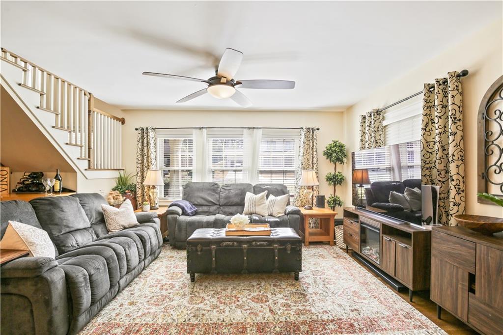 2384 Greylock Place