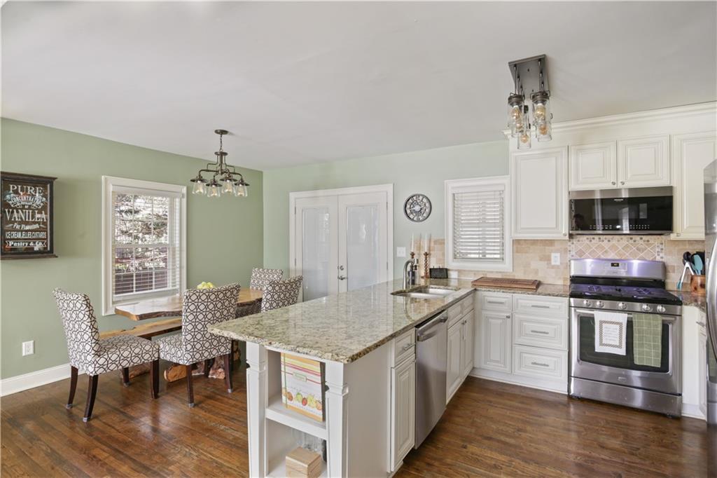 2384 Greylock Place