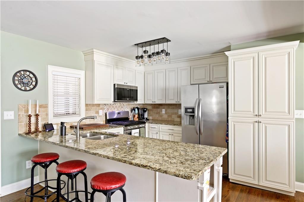 2384 Greylock Place