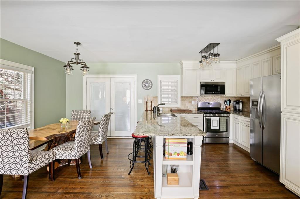 2384 Greylock Place