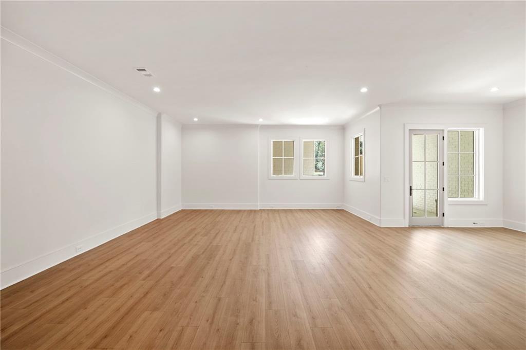 1074 Moores Mill Road NW