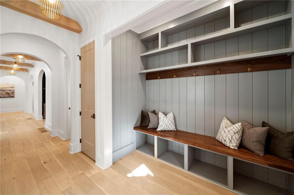 1074 Moores Mill Road NW