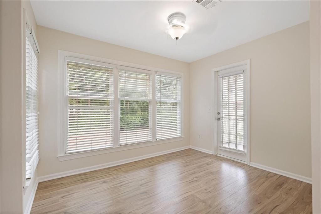 911 Hollyfax Circle NE