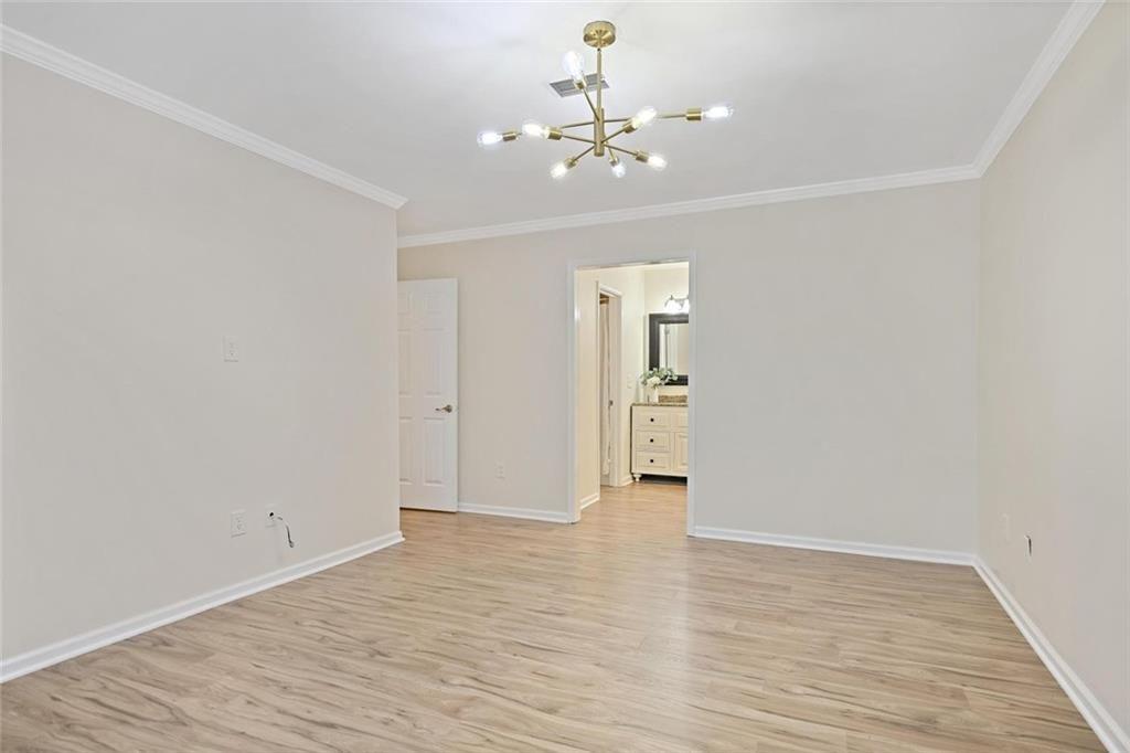 911 Hollyfax Circle NE