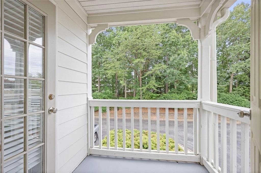 911 Hollyfax Circle NE