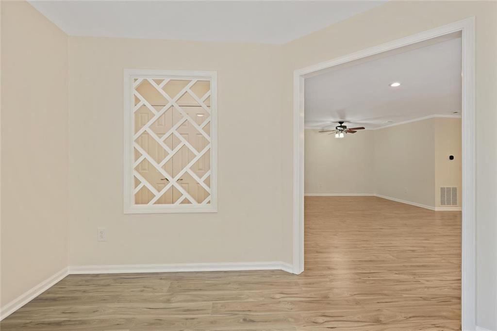 911 Hollyfax Circle NE