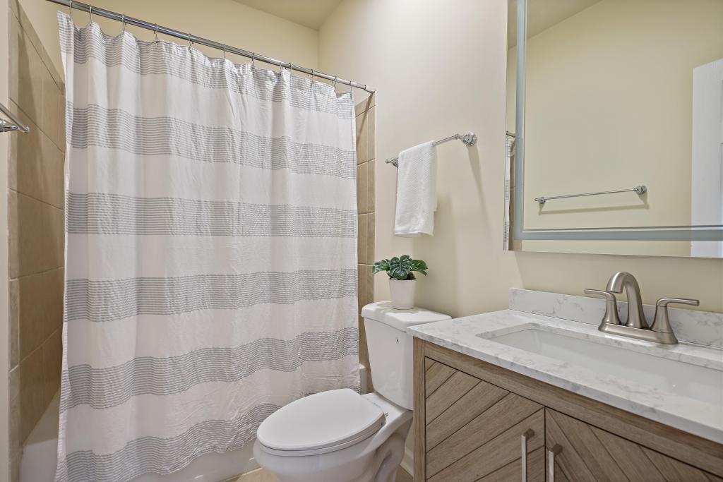 403 Iona Abbey Court SE Unit 6