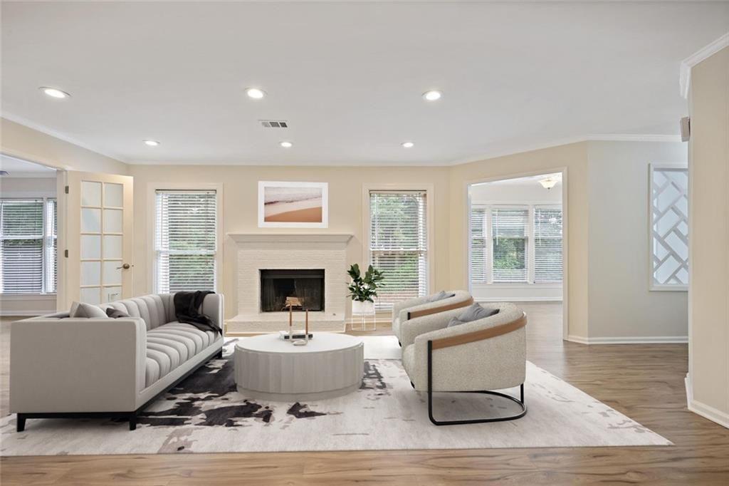 911 Hollyfax Circle NE