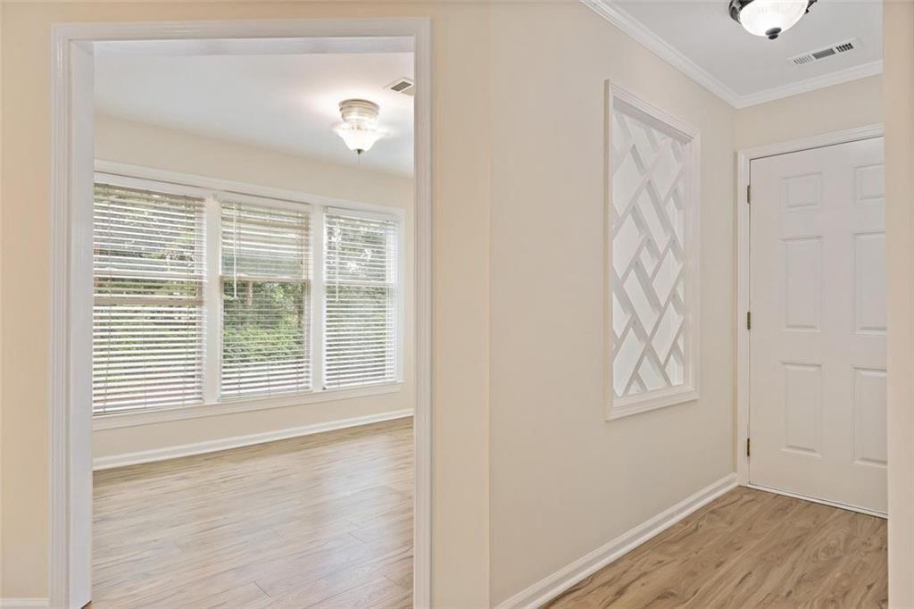 911 Hollyfax Circle NE