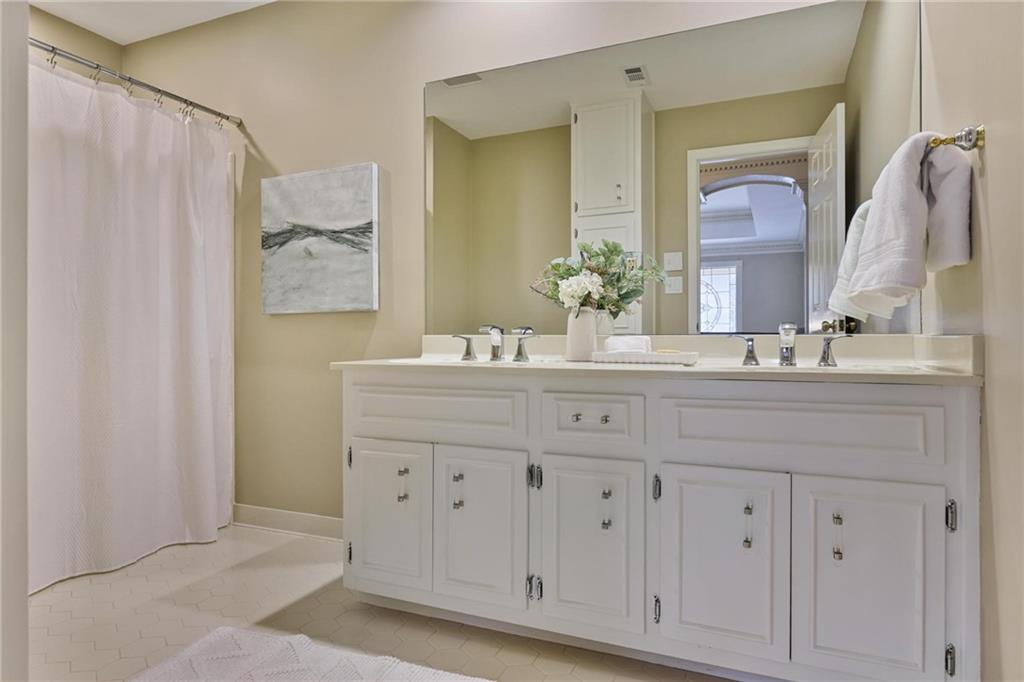 2080 Old Dominion Road