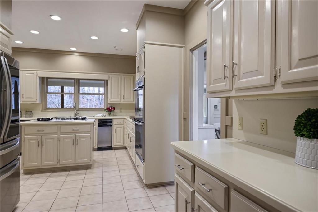 2080 Old Dominion Road