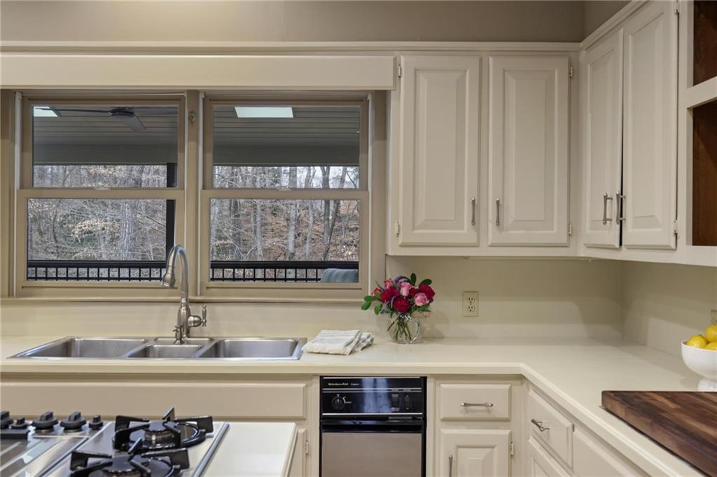 2080 Old Dominion Road