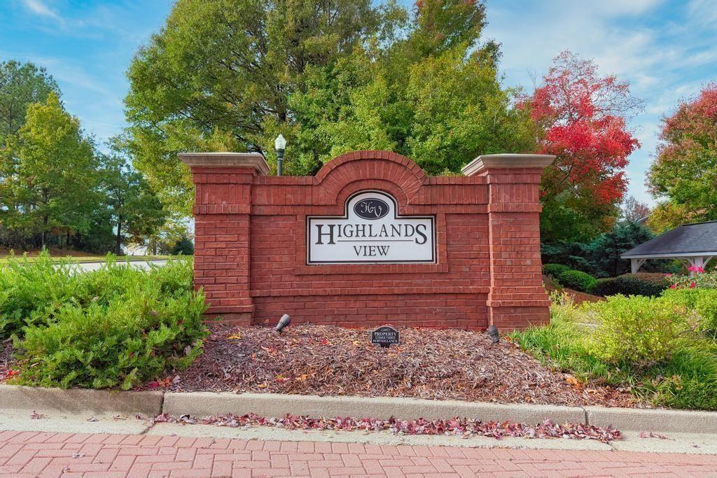 403 Iona Abbey Court SE