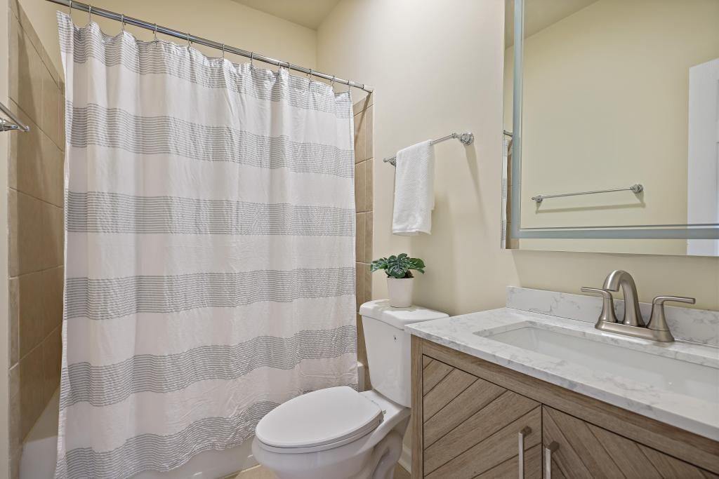 403 Iona Abbey Court SE