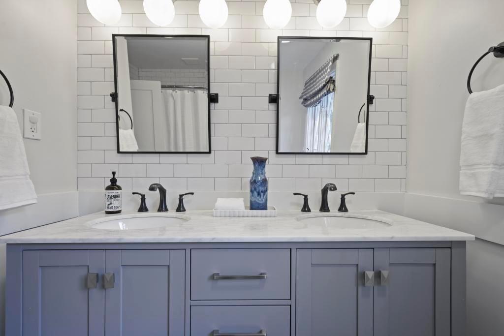 355 Earlston Drive NE