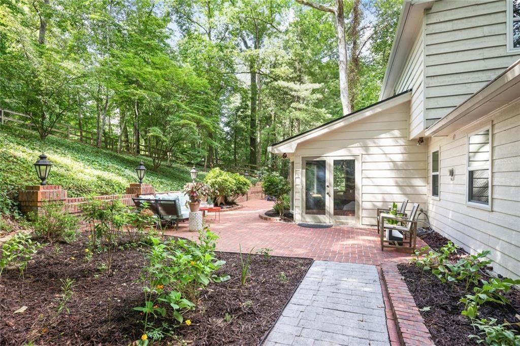 355 Earlston Drive NE