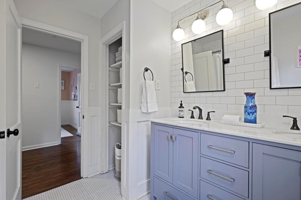 355 Earlston Drive NE