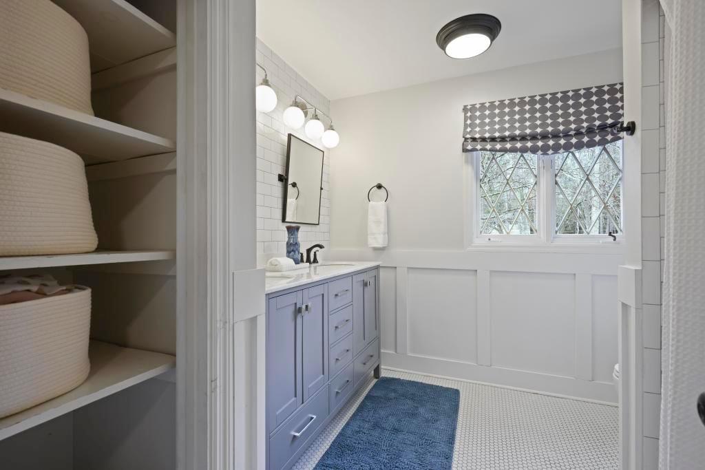 355 Earlston Drive NE