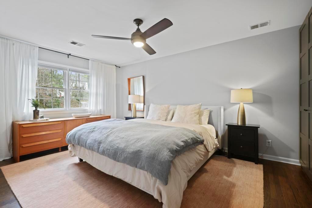 355 Earlston Drive NE