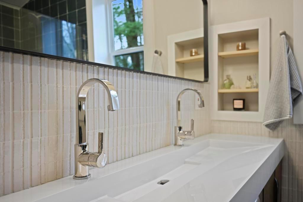 355 Earlston Drive NE