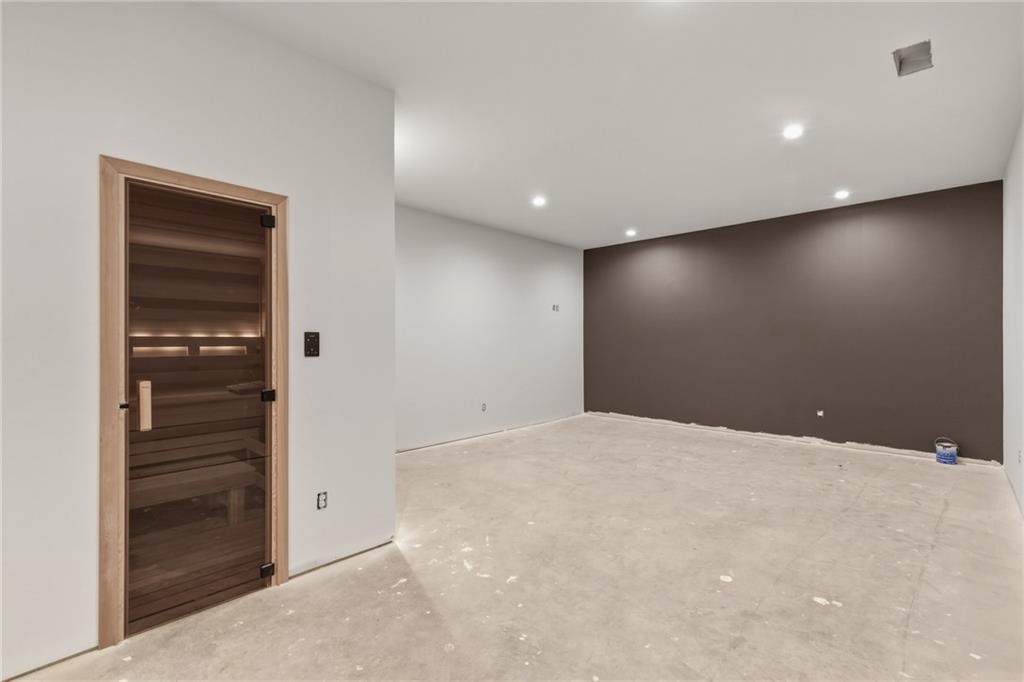 720 Edgewater Trail
